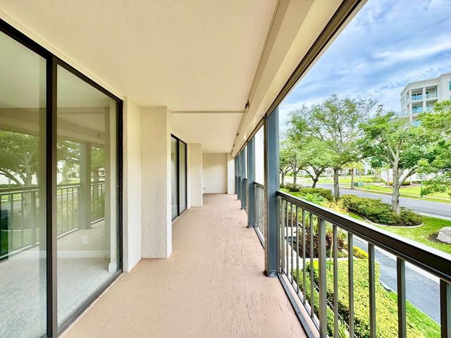 220 BELLEVIEW BOULEVARD 311, Clearwater, FL 33756