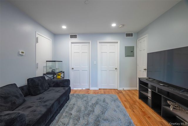 103-02 42nd Avenue 4D, Corona, NY 11368