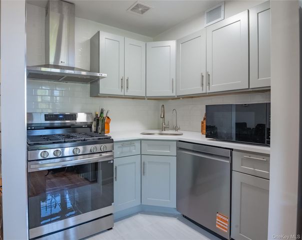 103-02 42nd Avenue 4D, Corona, NY 11368