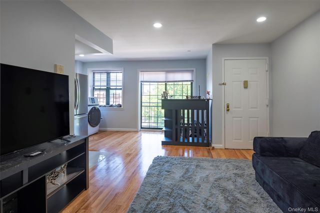 103-02 42nd Avenue 4D, Corona, NY 11368