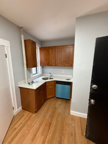 76 Walnut Park 4, Boston, MA 02119