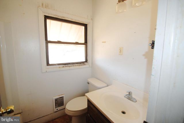 411 CARDINAL DR, Front Royal, VA 22630