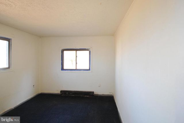 411 CARDINAL DR, Front Royal, VA 22630