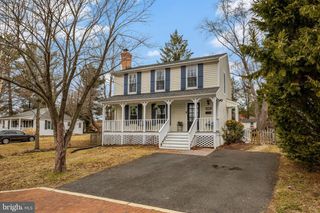 406 BLUE RIDGE AVE NE, Leesburg, VA 20176