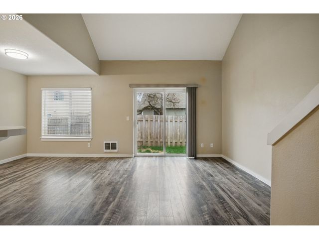 12528 Se TAGGART St, Portland, OR 97236