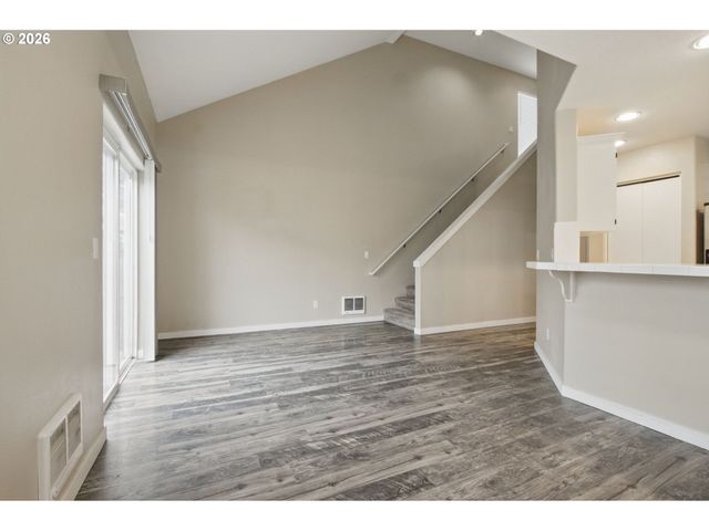 12528 Se TAGGART St, Portland, OR 97236