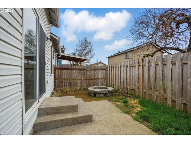 12528 Se TAGGART St, Portland, OR 97236