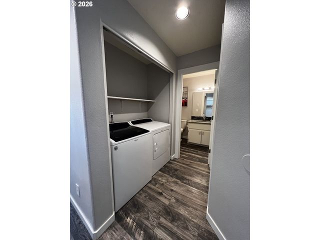 12528 Se TAGGART St, Portland, OR 97236