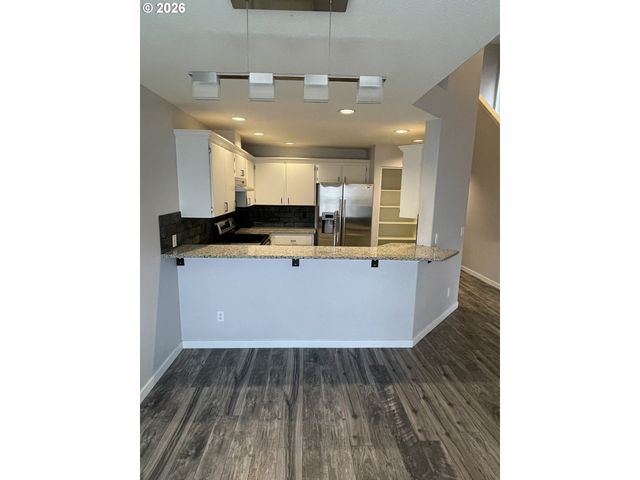 12528 Se TAGGART St, Portland, OR 97236