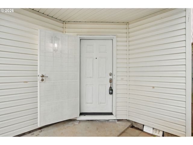 12528 Se TAGGART St, Portland, OR 97236