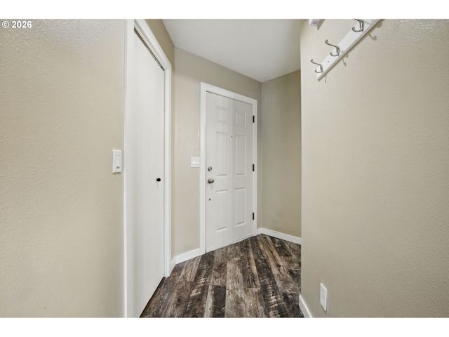 12528 Se TAGGART St, Portland, OR 97236