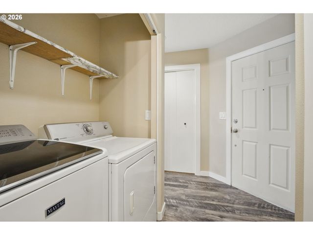 12528 Se TAGGART St, Portland, OR 97236