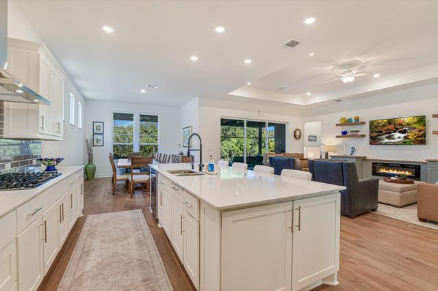 110 Diamond Point RD, Georgetown, TX 78633