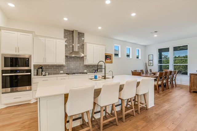 110 Diamond Point RD, Georgetown, TX 78633