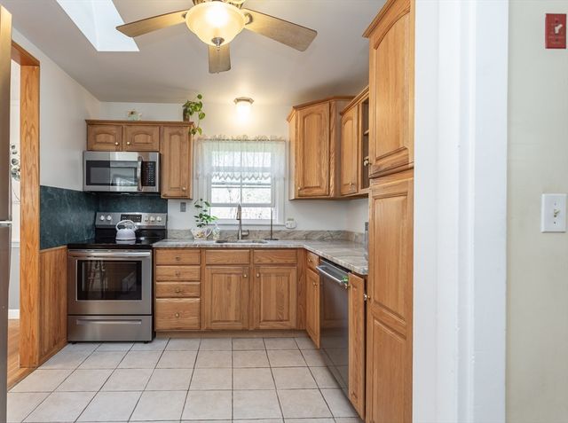 2 Meadow Brook Rd, Raynham, MA 02767