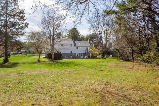 2 Meadow Brook Rd, Raynham, MA 02767