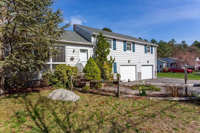 2 Meadow Brook Rd, Raynham, MA 02767