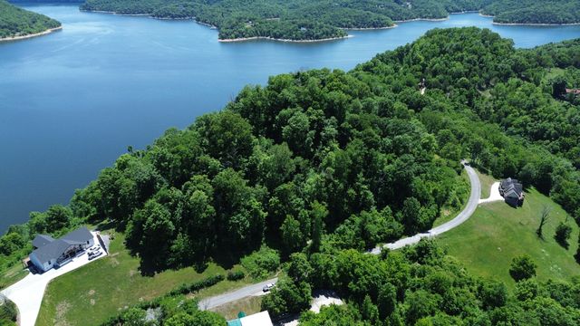 705 Harbor Pointe Dr, Silver Point, TN 38582