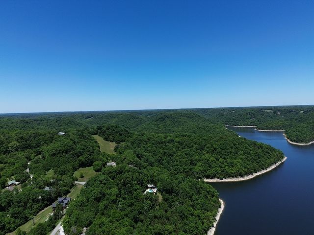 705 Harbor Pointe Dr, Silver Point, TN 38582
