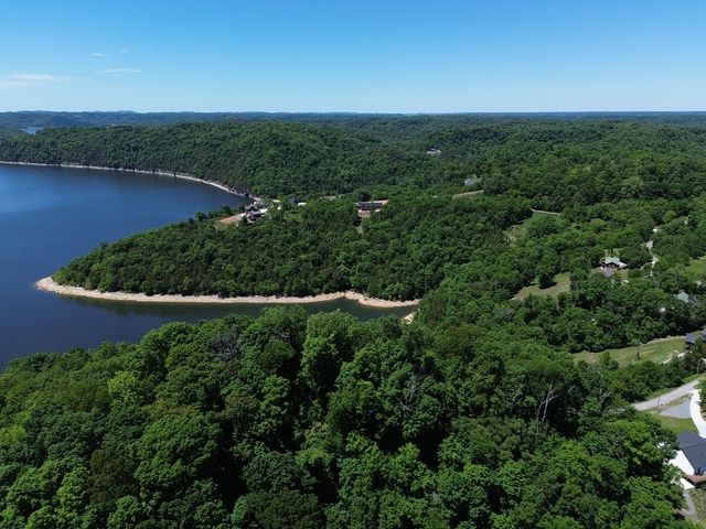 705 Harbor Pointe Dr, Silver Point, TN 38582