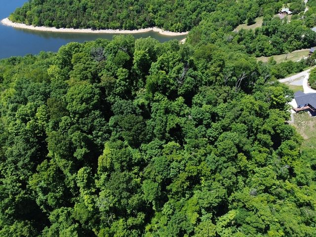 705 Harbor Pointe Dr, Silver Point, TN 38582