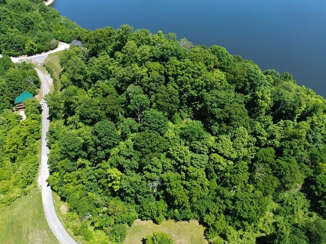 705 Harbor Pointe Dr, Silver Point, TN 38582