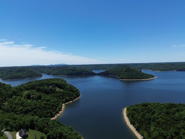 705 Harbor Pointe Dr, Silver Point, TN 38582