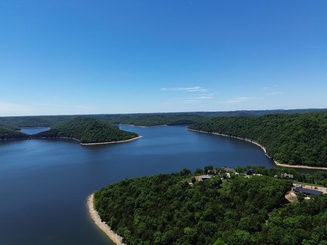 705 Harbor Pointe Dr, Silver Point, TN 38582