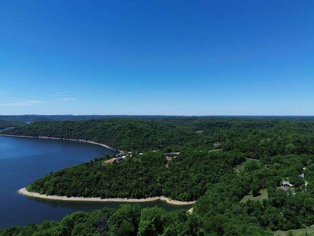 705 Harbor Pointe Dr, Silver Point, TN 38582