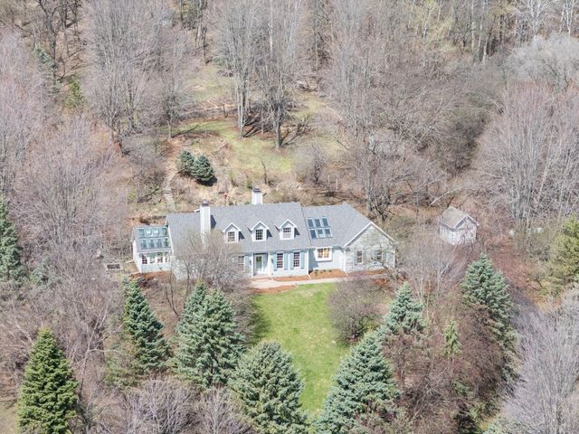1221 Westhill Drive SW, Rochester, MN 55902