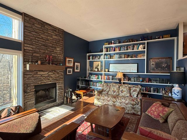 9425 S Pointe Lasalles Dr Unit 50, Bloomington, IN 47401
