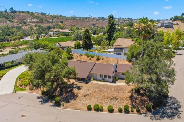 2837 Carlton Way, Fallbrook, CA 92028