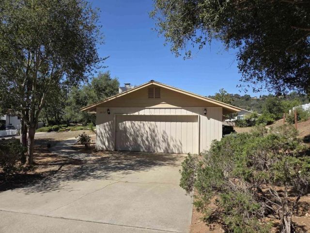 2837 Carlton Way, Fallbrook, CA 92028