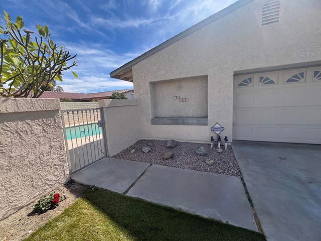 76901 Kentucky Avenue, Palm Desert, CA 92211