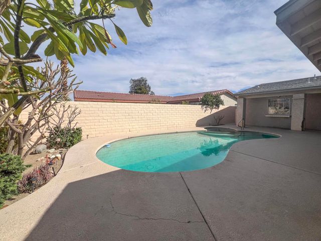 76901 Kentucky Avenue, Palm Desert, CA 92211