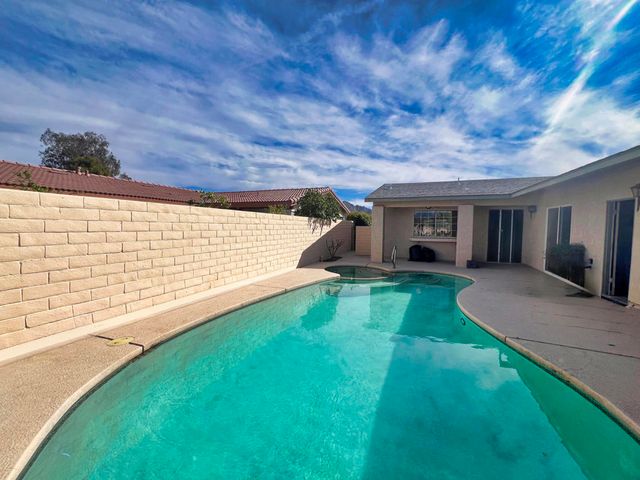 76901 Kentucky Avenue, Palm Desert, CA 92211