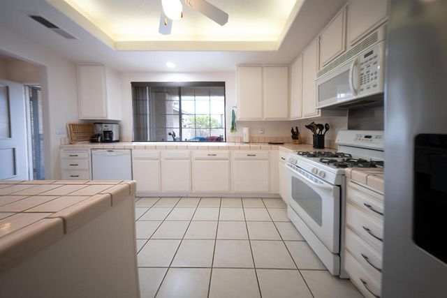 76901 Kentucky Avenue, Palm Desert, CA 92211