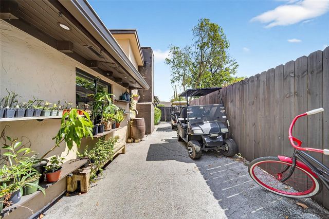 10861 SW 132nd Cir Ct, Miami, FL 33186