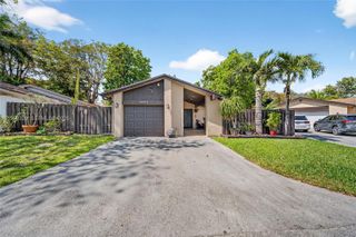 10861 SW 132nd Cir Ct, Miami, FL 33186