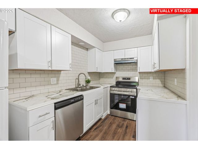 2843 HEMLOCK St, Longview, WA 98632