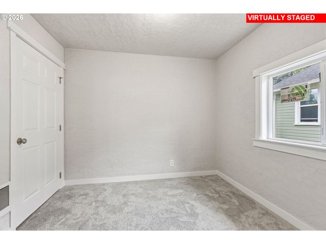 2843 HEMLOCK St, Longview, WA 98632