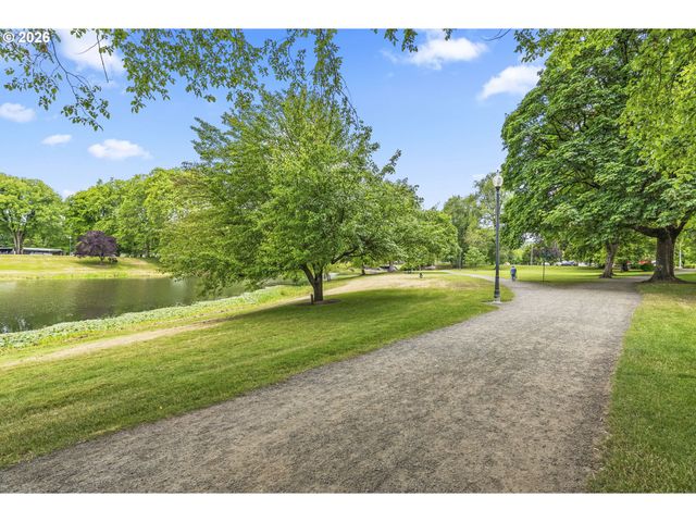 2843 HEMLOCK St, Longview, WA 98632