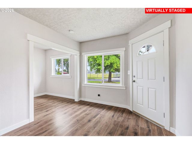2843 HEMLOCK St, Longview, WA 98632