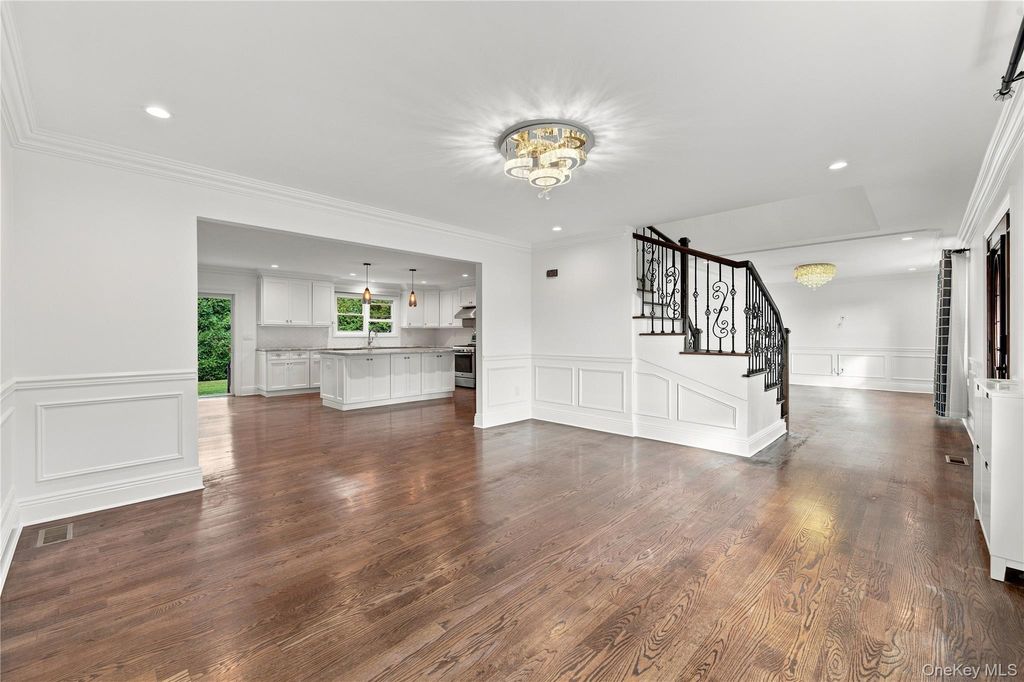 22 Forest Drive, Jericho, NY 11753 — photo 4