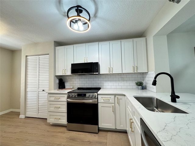 4110 IRONWOOD CIRCLE 104, Bradenton, FL 34209