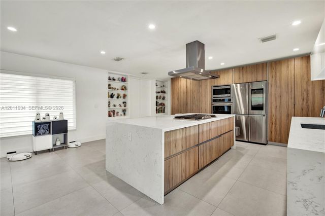 21015 NE 19th Court, Miami, FL 33179