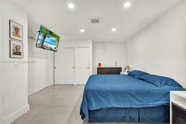 21015 NE 19th Court, Miami, FL 33179