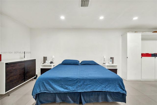 21015 NE 19th Court, Miami, FL 33179