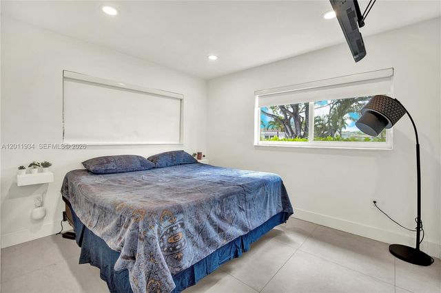 21015 NE 19th Court, Miami, FL 33179