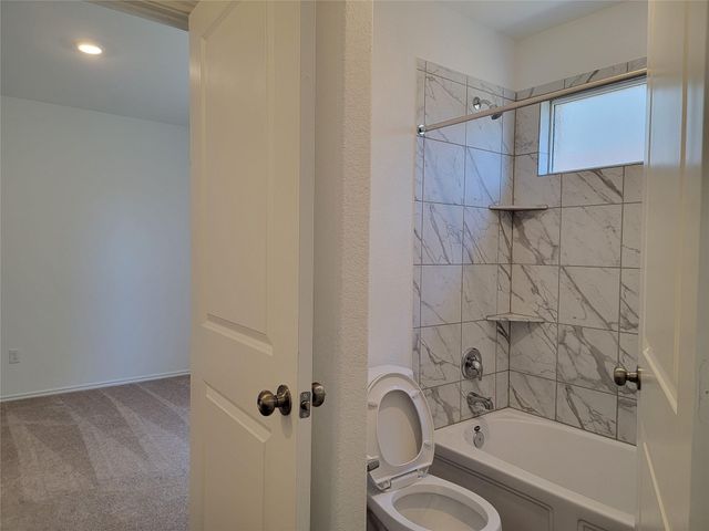 100 Montego ST, Hutto, TX 78634